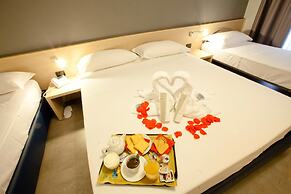 Adalesia Hotel & Coffee