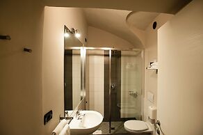 Adalesia Hotel & Coffee