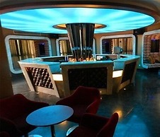 Huadong International Business Hotel