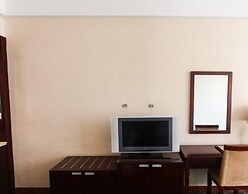 Huadong International Business Hotel