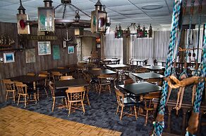 Windjammer Motor Inn