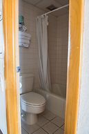 Windjammer Motor Inn