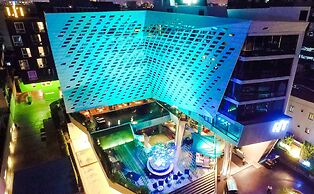 LiT BANGKOK Hotel