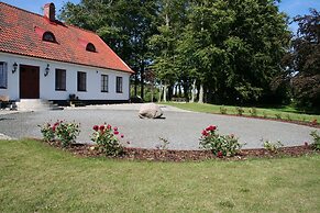 Hoby Gård Bed & Breakfast