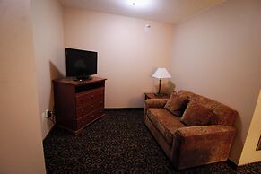 Canby Inn And Suites