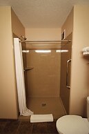 Canby Inn And Suites