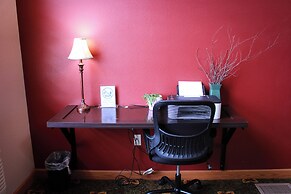 Canby Inn And Suites