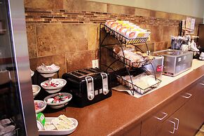 Canby Inn And Suites