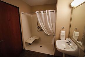 Canby Inn And Suites