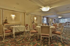 Le Suisse Elegance Hotel