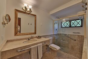 Le Suisse Elegance Hotel