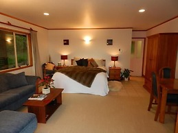 Puketotara Lodge