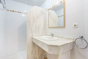 Hostal Casa Antonio by Vivere Stays