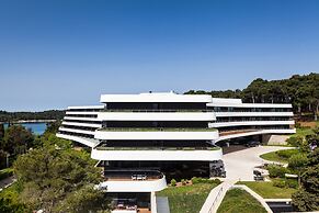 Lone Hotel by Maistra Collection