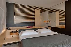 Lone Hotel by Maistra Collection