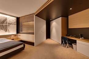 Lone Hotel by Maistra Collection