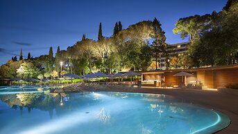 Lone Hotel by Maistra Collection