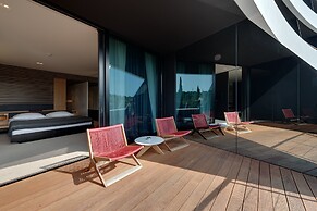 Lone Hotel by Maistra Collection