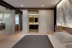 Lone Hotel by Maistra Collection