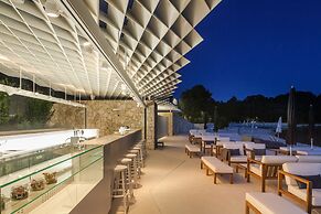 Lone Hotel by Maistra Collection