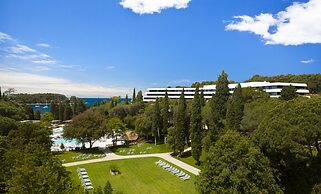 Lone Hotel by Maistra Collection
