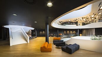 Lone Hotel by Maistra Collection