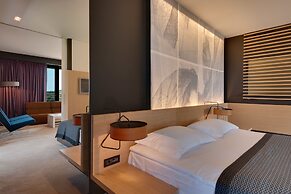 Lone Hotel by Maistra Collection