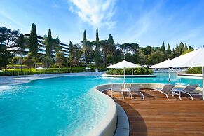 Lone Hotel by Maistra Collection
