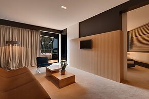 Lone Hotel by Maistra Collection