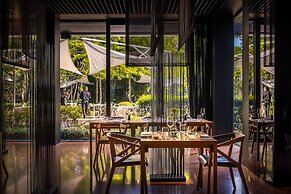 Lone Hotel by Maistra Collection