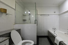 Cape House Langsuan Hotel