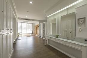 Cape House Langsuan Hotel