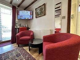 Anand Lodge