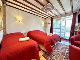 Anand Lodge