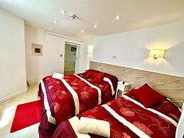 Anand Lodge
