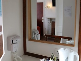 Anand Lodge