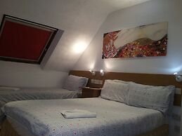 Anand Lodge