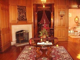 Alexander Mansion Bed and Breakfast
