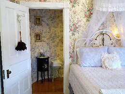 Alexander Mansion Bed and Breakfast