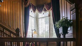 Alexander Mansion Bed and Breakfast