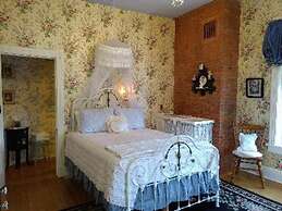 Alexander Mansion Bed and Breakfast