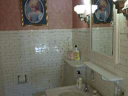 Alexander Mansion Bed and Breakfast