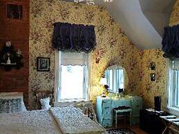 Alexander Mansion Bed and Breakfast