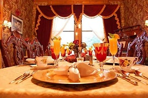 Alexander Mansion Bed and Breakfast