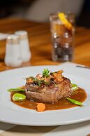 Al Maaden VillaHotel & Spa