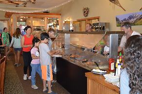 Montecito Sequoia Lodge