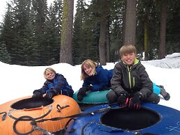 Montecito Sequoia Lodge