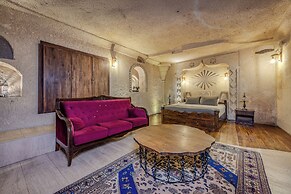 Castle Cave Hotel
