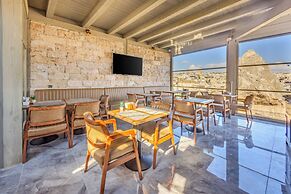 Castle Cave Hotel