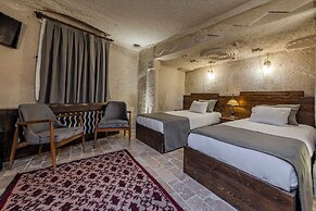 Castle Cave Hotel